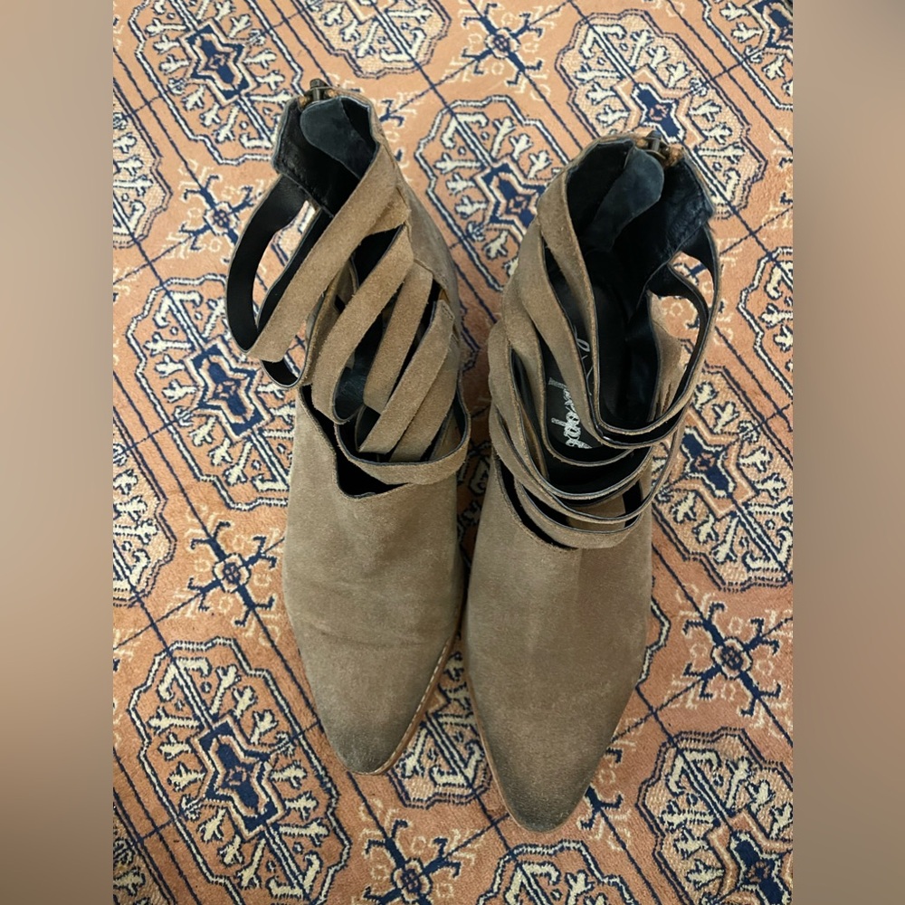 Women’s Free People Sloane Ankle Boot Carmel Brown Suede Sz 40 festival/western - Picture 2 of 11